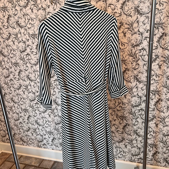 H&M green and white stripe belted dress, size 8 - Picture 7 of 9